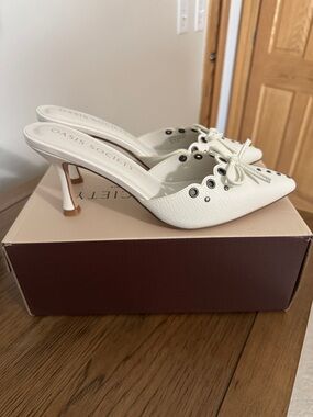 Oasis Society White Pointed-Toe Mule Heels with Eyelet Detail